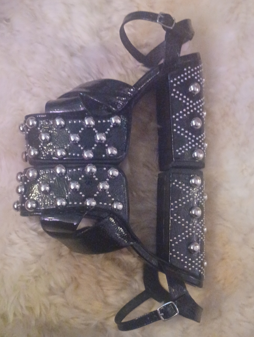 JEFFREY CAMPBELL "CURRIE" PATENT LEATHER SILVER STUD PLATFORMS sz.9